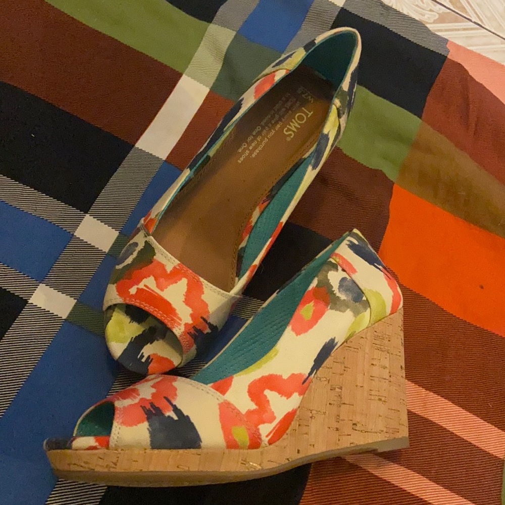Brand New TOMS Womans Size 7.5